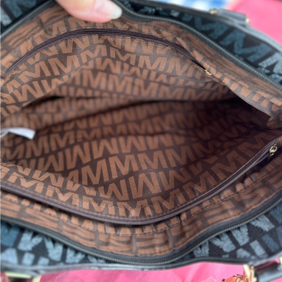 PRICE CUT! Fashion ‘look a like’ bag. Brand New; Actually, a Very nice bag! - Picture 9 of 10